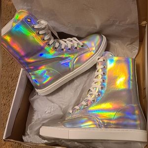 Discontinued YRU holographic boots size 8
